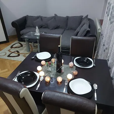 Apartament Adzic *